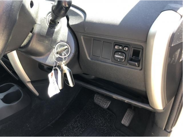 2005 Toyota IST